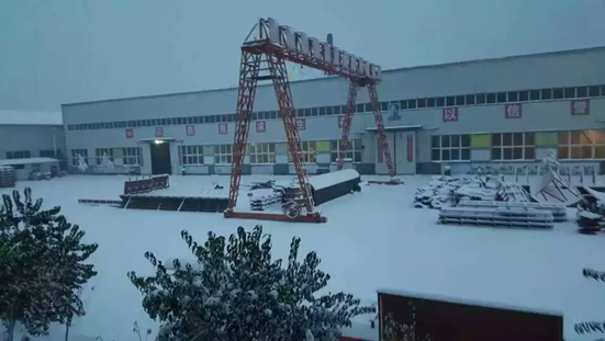 雪地中的“愛(ài)”