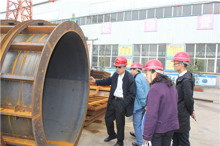 熱烈歡迎:三門(mén)峽公鐵大橋項(xiàng)目部到偉志鋼模板廠家參觀考察